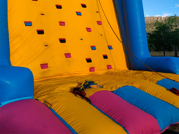 actividades-infantiles-para-eventos-en-extremadura-rocodromo2