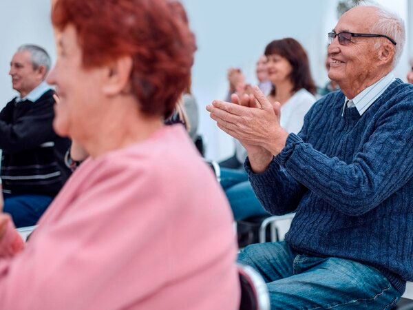 actividades-para-centros-de-mayores-personas-con-discapacidad-en-extremadura-charlas-culturales2