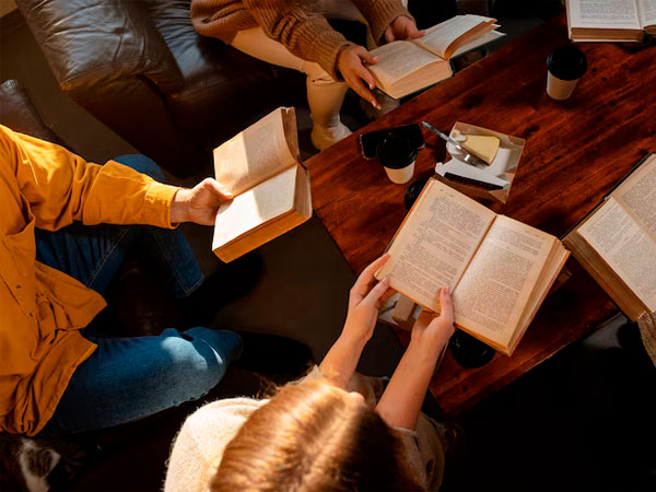 actividades-para-centros-de-mayores-personas-con-discapacidad-en-extremadura-club-de-lectura2